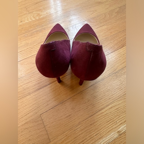 Nine West Pumps Suede & Burgundy - Picture 2 of 4